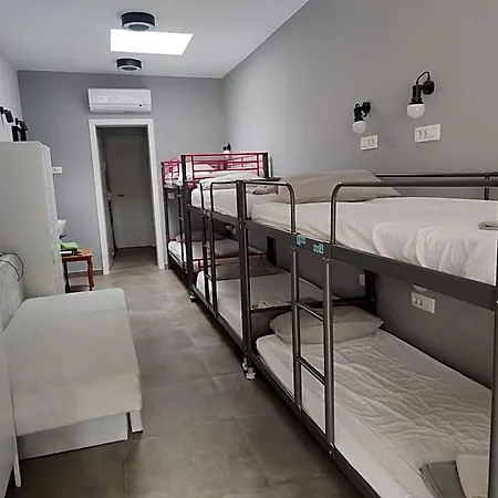 Albergue Subtub Makarska